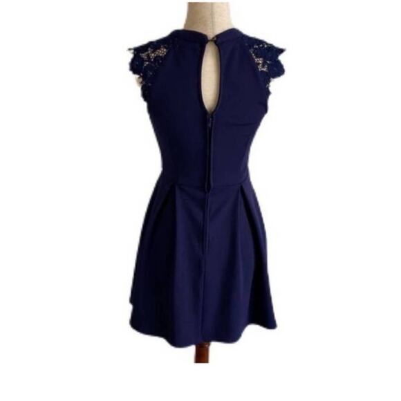 Speechless Navy Blue Lace Cap Shoulder Sleeves Skater Mini Dress Size XS - Picture 2 of 10